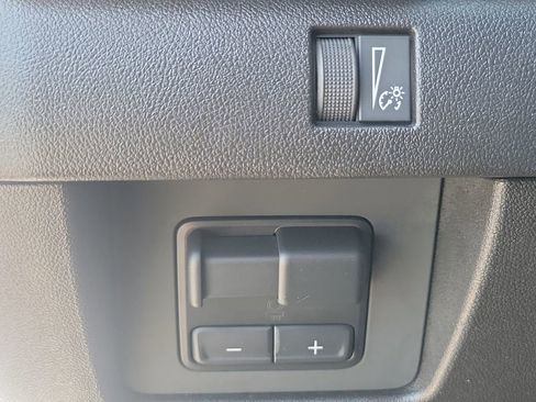 Used 2025 GMC Canyon AT4 w/ Nightfall Edition AWD/4WD image 16