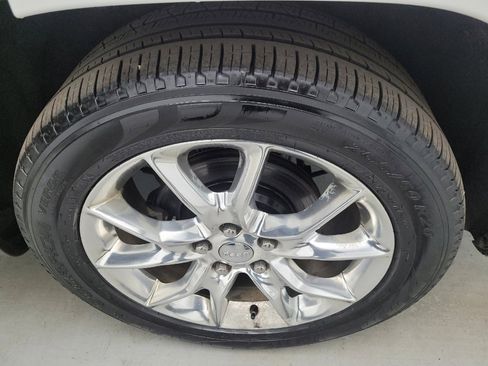 Used 2016 Jeep Grand Cherokee Summit w/ Skid Plate Group AWD/4WD image 31