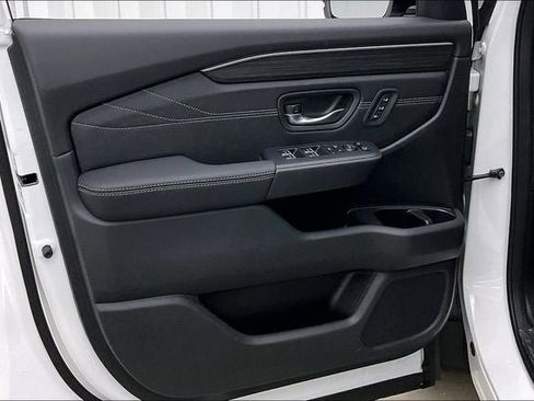 New 2026 Honda Pilot Touring image 11