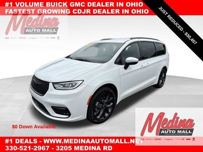 Used 2023 Chrysler Pacifica Touring-L w/ S Appearance Package
