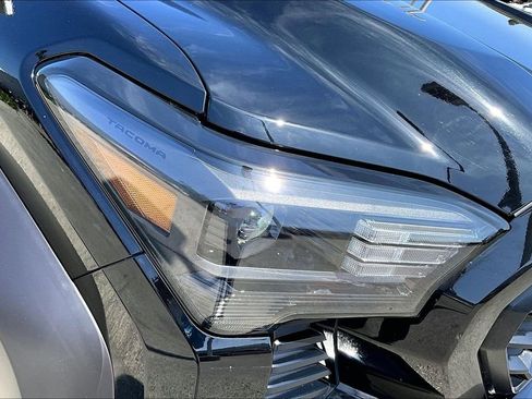 Certified 2025 Toyota Tacoma TRD Off-Road image 33