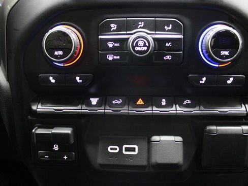 Used 2021 Chevrolet Silverado 2500 LT w/ Fleet Comfort Package image 33