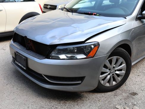 Used 2012 Volkswagen Passat 2.5 S FWD image 2