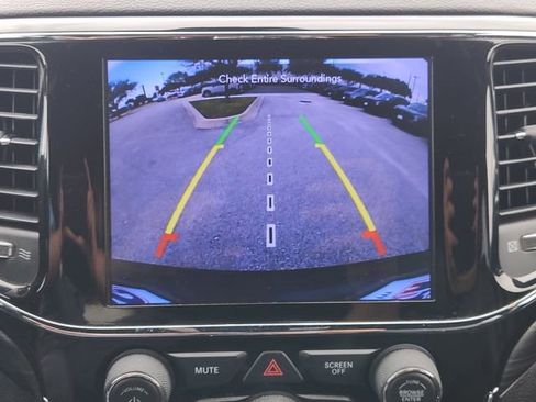 Used 2021 Jeep Grand Cherokee Laredo X image 15