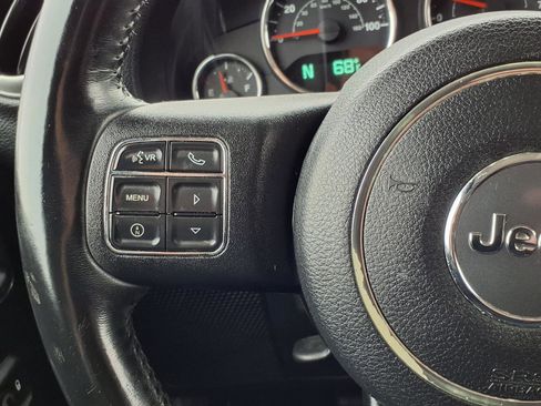 Used 2016 Jeep Wrangler Unlimited Sahara w/ Connectivity Group AWD/4WD image 13