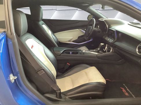 Used 2016 Chevrolet Camaro LT RWD image 13