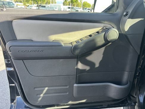 Used 2008 Ford Explorer Sport Trac Limited AWD/4WD image 16