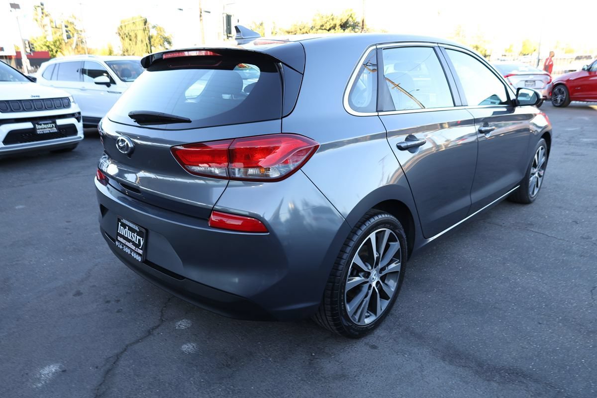 Used 2018 Hyundai Elantra GT FWD image 5