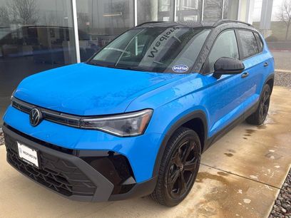 New 2025 Volkswagen Taos SE