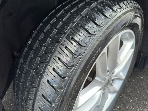 Used 2024 Dodge Durango GT image 27