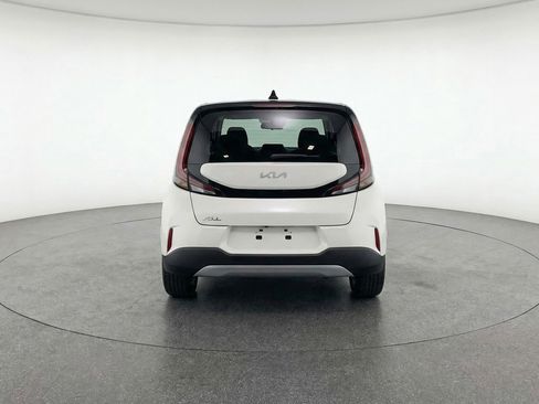 Used 2025 Kia Soul LX w/ LX Technology Package image 7