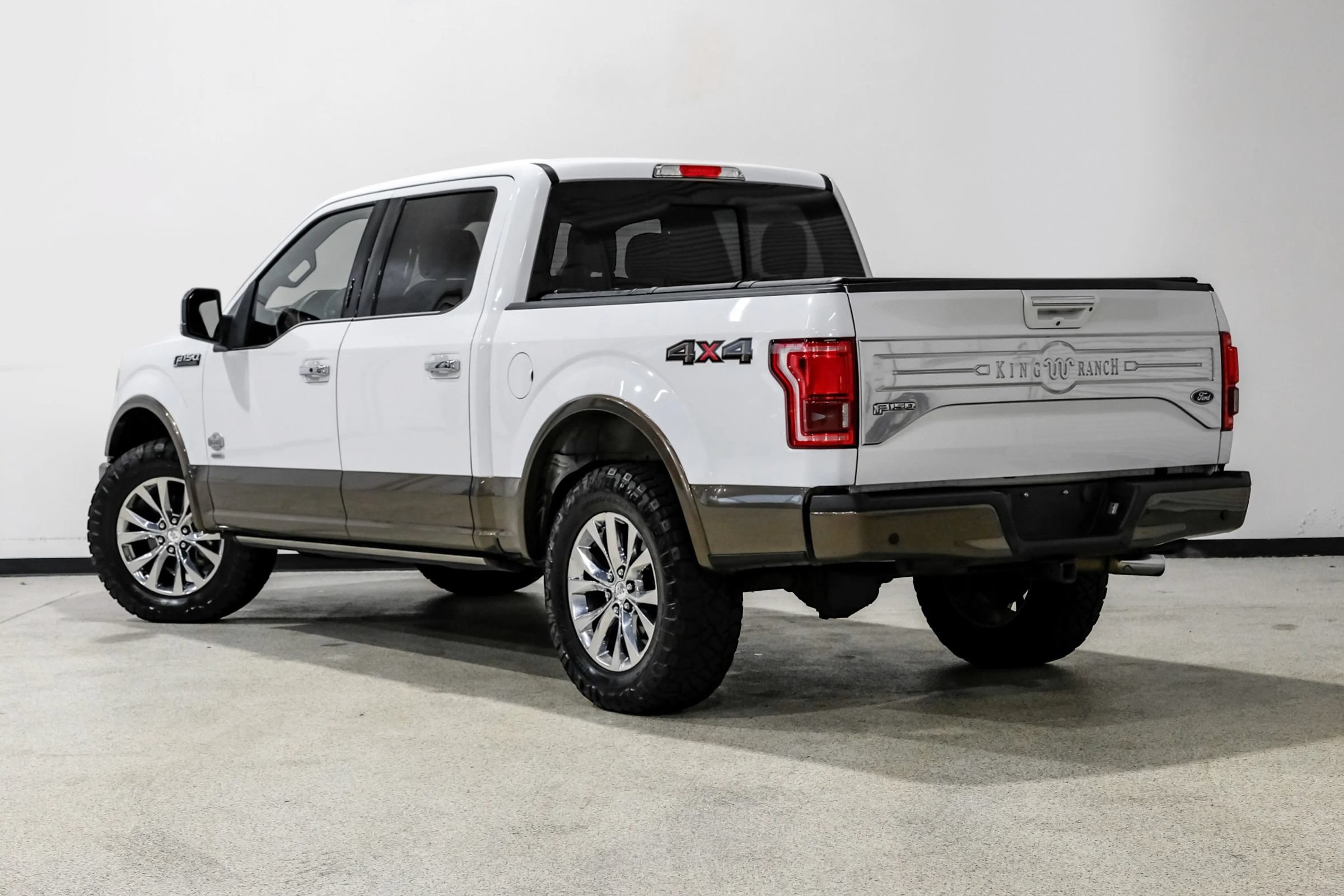 Used 2017 Ford F150 King Ranch w/ Equipment Group 601A Luxury AWD/4WD image 8
