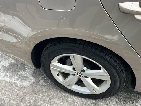 Used 2015 Volkswagen Passat 1.8T S image 11