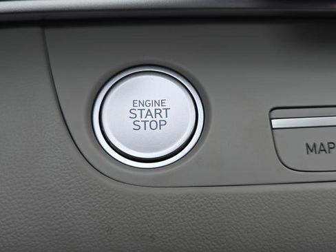 New 2026 Hyundai Elantra Limited FWD image 15