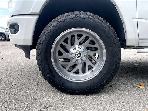 Used 2022 RAM 1500 Laramie AWD/4WD image 11