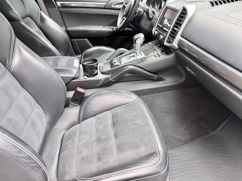 Used 2016 Porsche Cayenne GTS AWD/4WD image 12