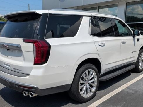 Used 2024 GMC Yukon Denali AWD/4WD image 3