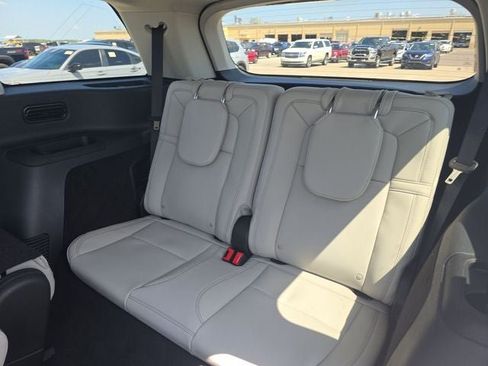 Used 2026 Lincoln Aviator Reserve AWD/4WD image 9