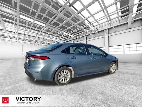 Used 2023 Toyota Corolla LE w/ LE Convenience Package image 5