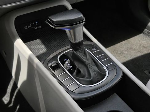 Used 2025 Hyundai Kona SEL FWD image 20