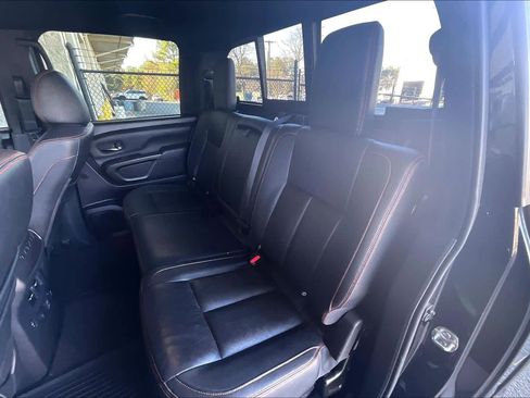 Used 2020 Nissan Titan PRO-4X w/ Pro-4x Convenience Package image 19