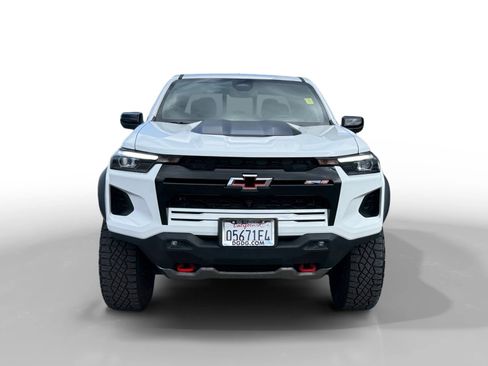 Used 2024 Chevrolet Colorado ZR2 w/ Technology Package AWD/4WD image 8