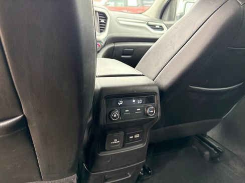 Used 2023 GMC Acadia SLT FWD image 13