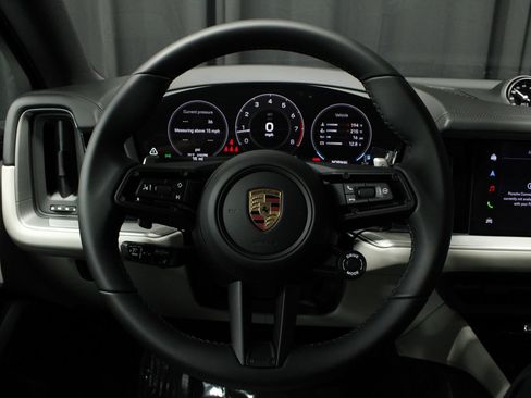 New 2026 Porsche Cayenne Coupe AWD/4WD image 11
