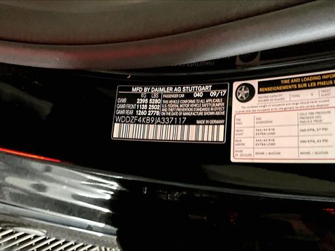 Certified 2018 Mercedes-Benz E 300 4MATIC image 31