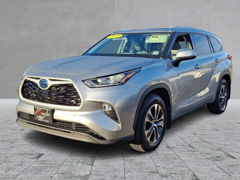 Used 2020 Toyota Highlander XLE image 6