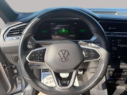 Used 2022 Volkswagen Tiguan SE R-Line AWD/4WD image 10