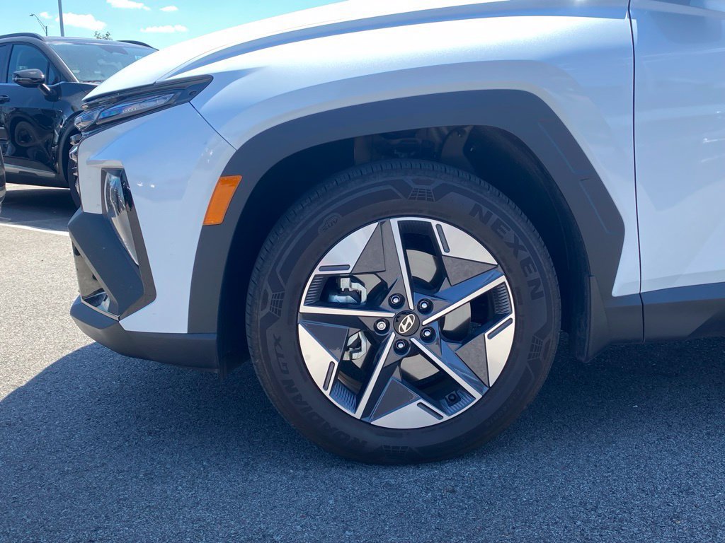 Used 2025 Hyundai Tucson SEL FWD image 32