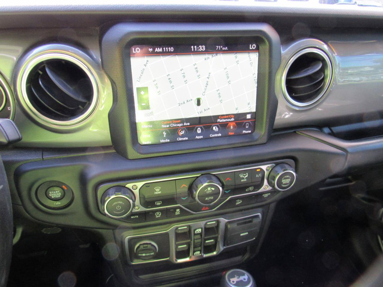 Used 2019 Jeep Wrangler Unlimited Sahara w/ Uconnect 4C Nav & Sound Group AWD/4WD image 23