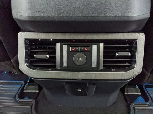 Used 2026 Ford F450 Platinum w/ FX4 Off-Road Package AWD/4WD image 18