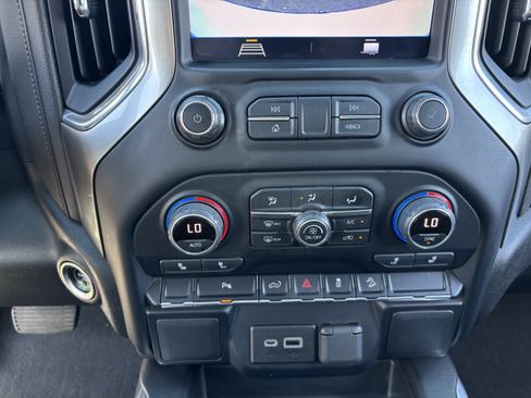 Used 2022 Chevrolet Silverado 1500 LT Trail Boss w/ Safety Package AWD/4WD image 22
