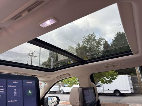 Used 2021 GMC Yukon Denali w/ Denali Ultimate Package image 11