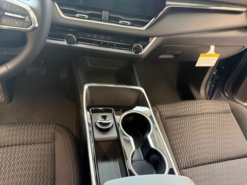 New 2027 Chevrolet Equinox LT FWD image 21