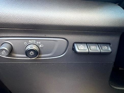 Used 2021 Buick Envision Essence w/ Technology Package I image 12