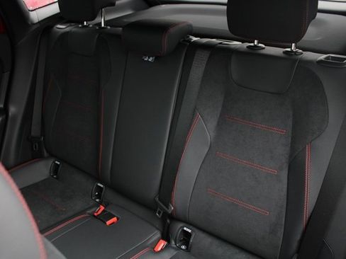 Used 2025 Mercedes-Benz GLA 250 4MATIC image 34