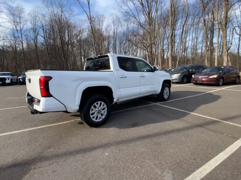 Certified 2025 Toyota Tacoma SR5 image 15