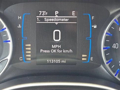 Used 2017 Chrysler Pacifica Touring FWD image 36