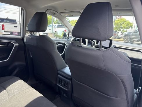 Used 2025 Toyota RAV4 XLE FWD image 22