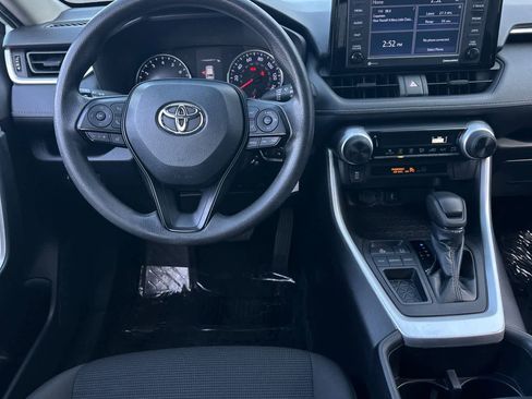 Used 2022 Toyota RAV4 LE image 15