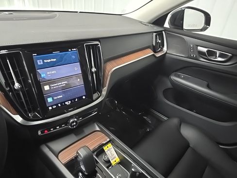 Used 2023 Volvo S60 B5 Ultimate image 25