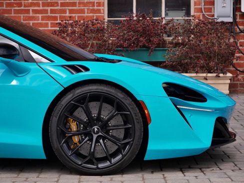 Used 2023 McLaren Artura RWD image 7