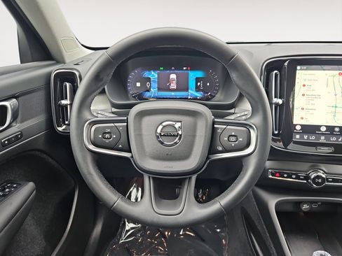 Used 2024 Volvo XC40 B5 Plus w/ Climate Package AWD/4WD image 12