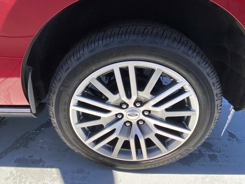 Used 2022 Ford Expedition Limited image 11