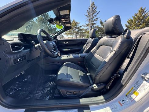 Used 2025 Ford Mustang GT Premium RWD image 16