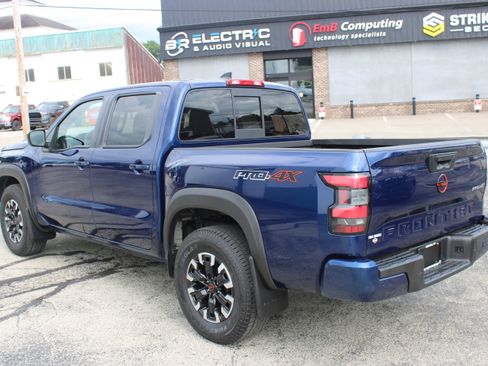 Certified 2022 Nissan Frontier PRO-4X w/ Technology Package AWD/4WD image 3