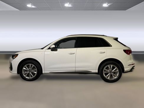 Used 2024 Audi Q3 2.0T Premium Plus w/ Premium Plus Package AWD/4WD image 2